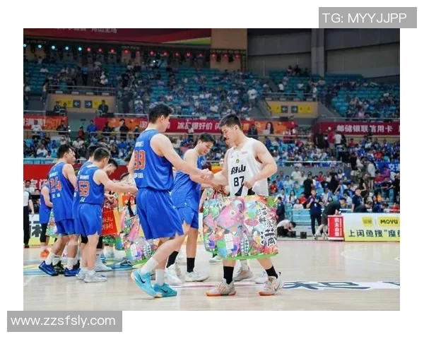 杭州足球队在挑战赛积分榜中以70分稳居首位展现强劲实力